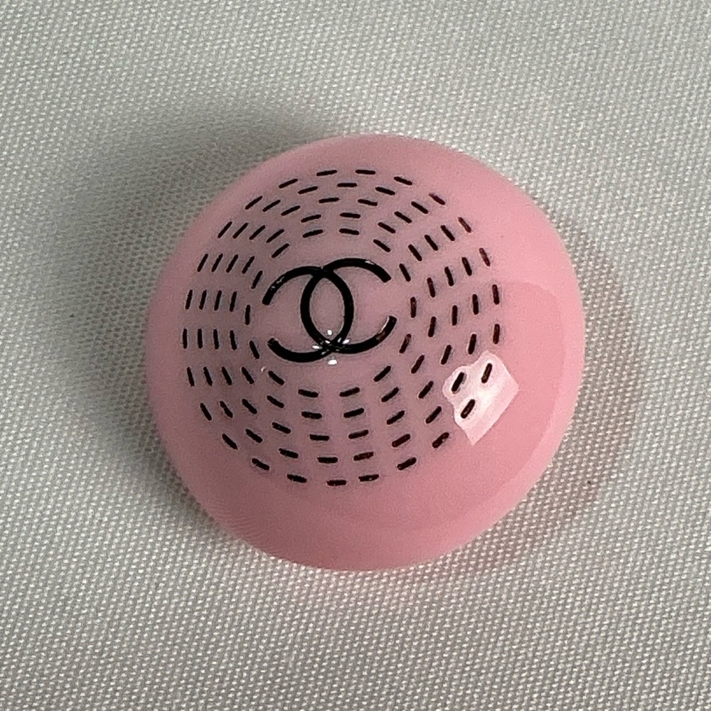 Chanel Pink Button - Picture 2 of 6